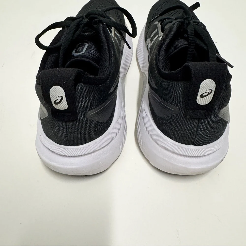 ASICS - Gel Kayano 31 Women’s  Running Shoes in Black and White
